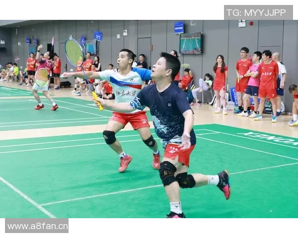 羽毛球深度解析深圳羽毛球队如何实现中路突破的战术与训练秘诀